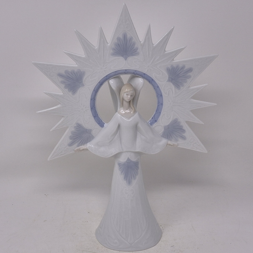 Lladró Angel of Light Starburst Retired Figurine